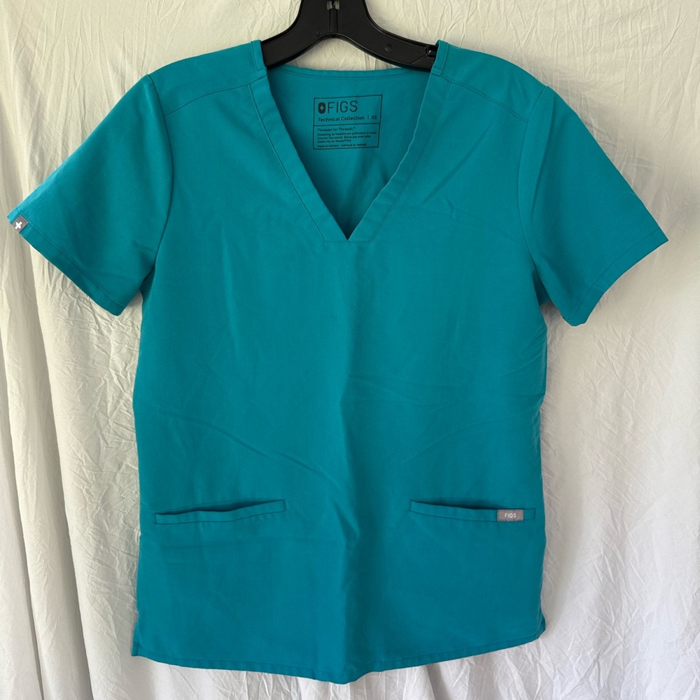 Women's FIGS scrub set teal